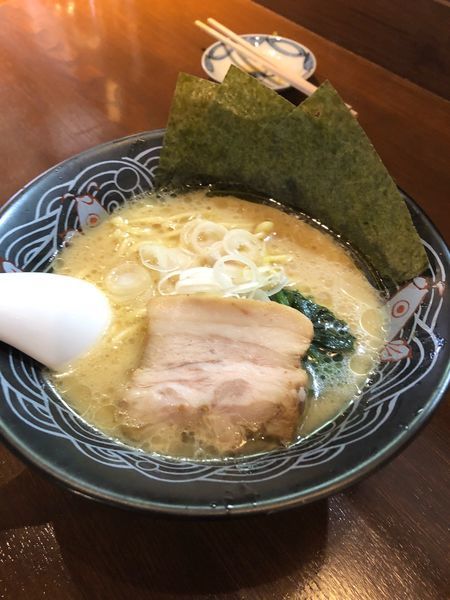 「とんこつ醤油ラーメン」@三崎港ラーメン 三崎港本店の写真