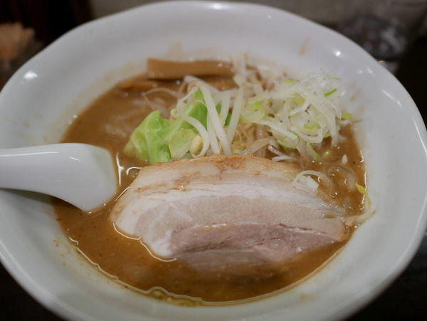 「かつおだしの味噌ラーメン 濃厚」@づゅる麺 池田の写真