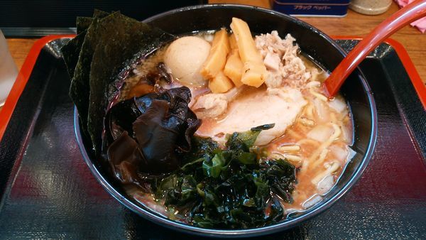 「特製ラーメン」@イレブンフーズ 源流 南品川店の写真