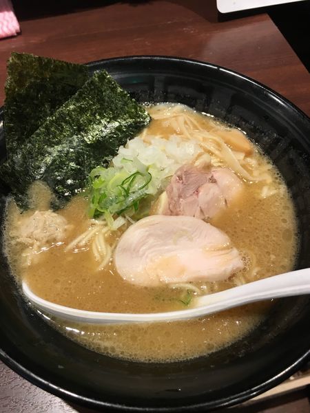 「濃厚醤油鶏そば」@濃厚鶏そば 暁月 荻窪店の写真