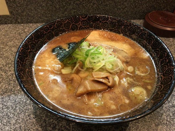 「煮干出汁らーめん」@つけめん 美豚 小作店の写真