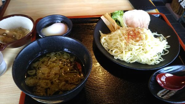 「温玉つけ麺(一玉)750円」@手打ち中華そば 和屋の写真