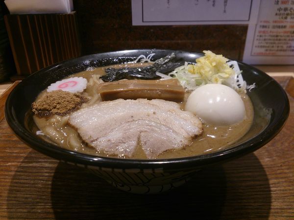 「半熟味玉中華そば」@中華蕎麦 とみ田の写真