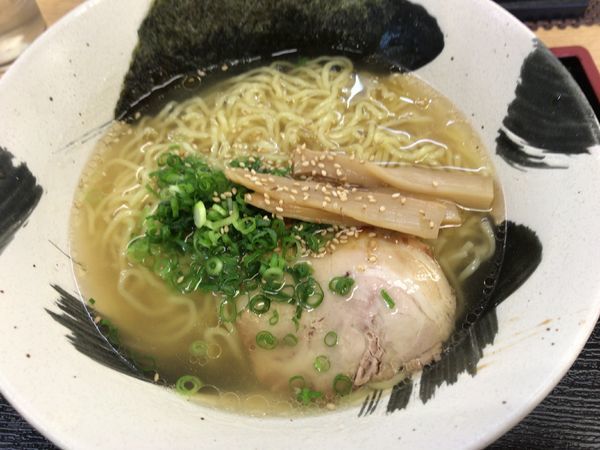 「黄金の塩らーめん 640円」@遠州麺家の写真