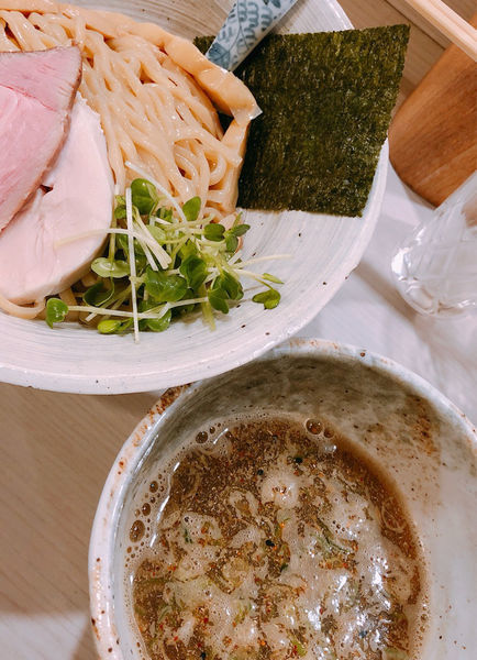 「つけそば　880円＋鴨チャーシュー＋日本酒×2」@麺処 きなりの写真