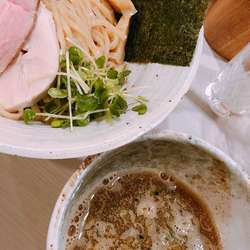 つけそば　880円＋鴨チャーシュー＋日本酒×2