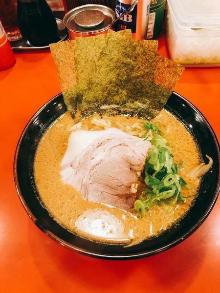 「味噌ラーメン(白)790円」@濃厚家 秦野店の写真