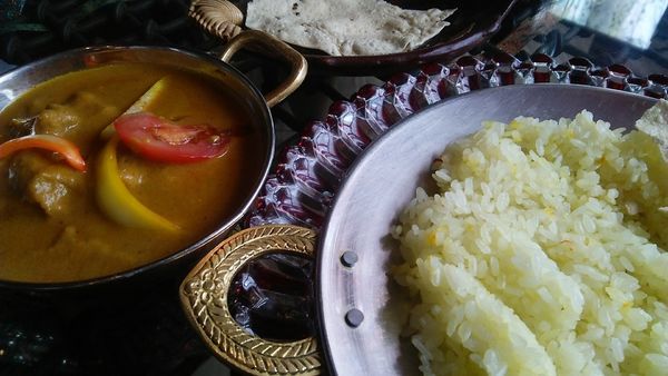 「チキンカリー 1000円 ＋ サフランライス 250円」@ダージリン 日暮里店の写真