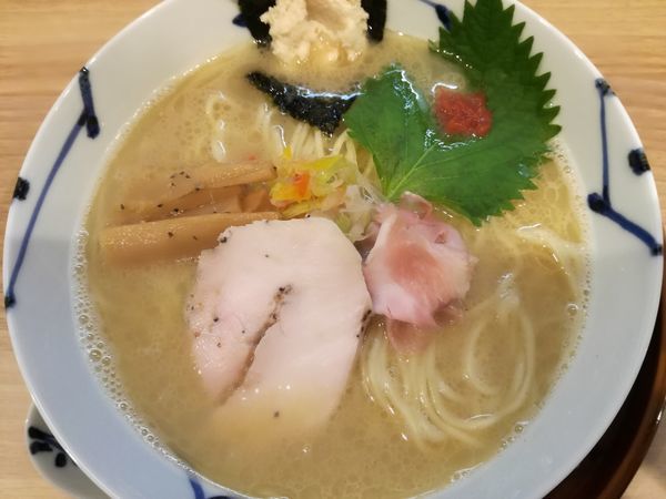 「鯛白湯らーめん塩味」@麺や 空月の写真