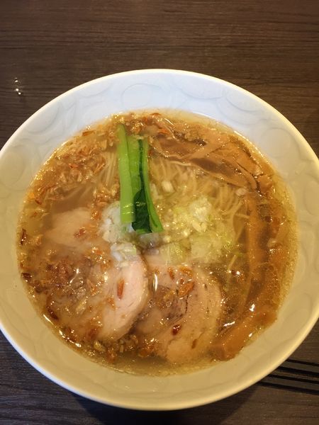 「塩らぁ麺　￥850」@支那そばや 本店の写真