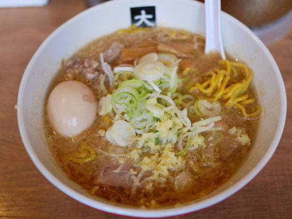 「味噌＋サービス味玉 麺硬め」@大島の写真