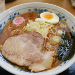 ラーメン 並盛 麺硬め