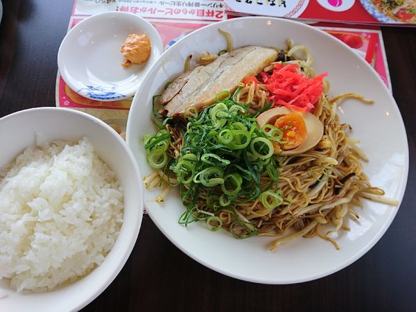 「博多屋台名物とんこつ焼ラーメン」@バーミヤン 大胡店の写真
