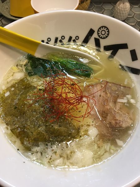 「パイナップル塩ラーメン」@パイナップルラーメン屋さん パパパパパインの写真