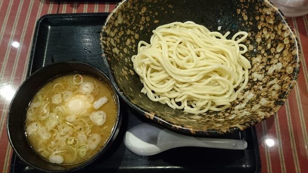 「半熟味玉つけめん・・920円」@三ツ矢堂製麺 Luz湘南辻堂店の写真