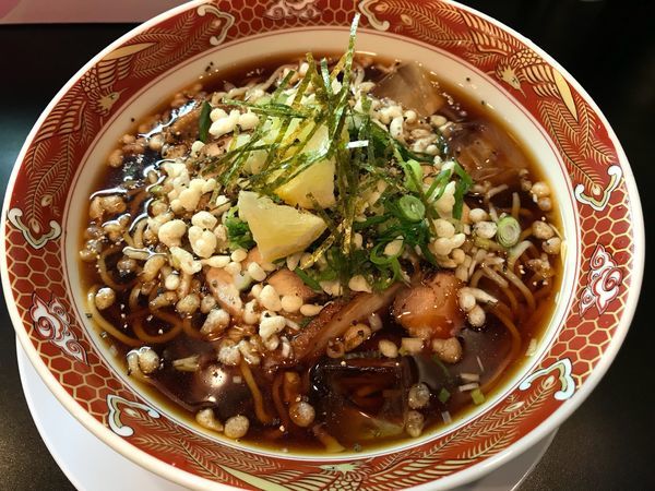 「冷たい肉そば ブラック  850円」@鶏中華 銀鳥の写真