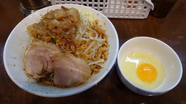 「小汁無し（830円）ニンニクアブラ」@麺屋 歩夢の写真