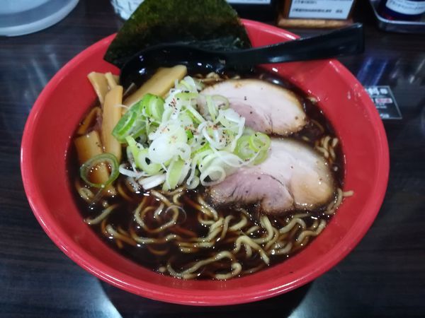 「5/5富山ブラック大盛り無料790円」@麺家いろは 海老名ビナウォーク店の写真