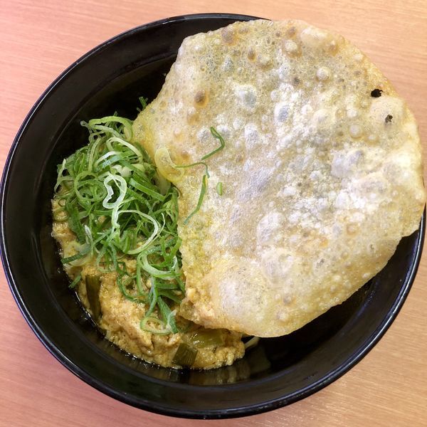 「【期間限定】タイ風渡り蟹のカレーまぜそば￥356」@スシロー 川越店の写真