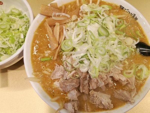 「ごっつカレーラーメン（薬味ネギ多め）」@超ごってり麺 ごっつ 亀戸本店の写真