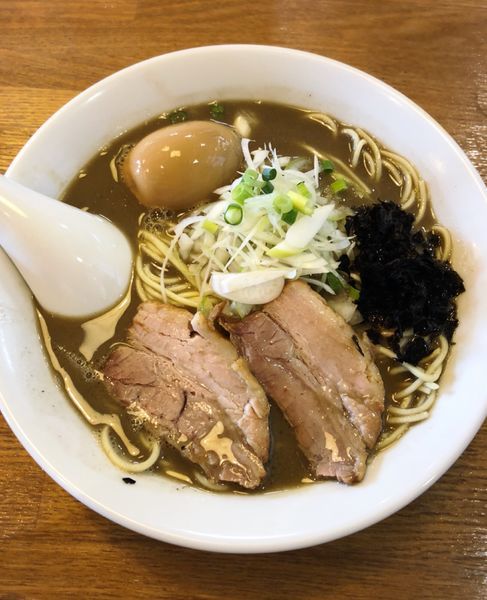 「濃厚煮干そば(味玉)」@中村屋総本山の写真