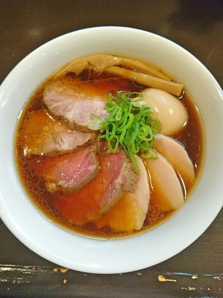 「醤油チャーシューらぁ麺&味玉」@らぁ麺 すぎ本の写真