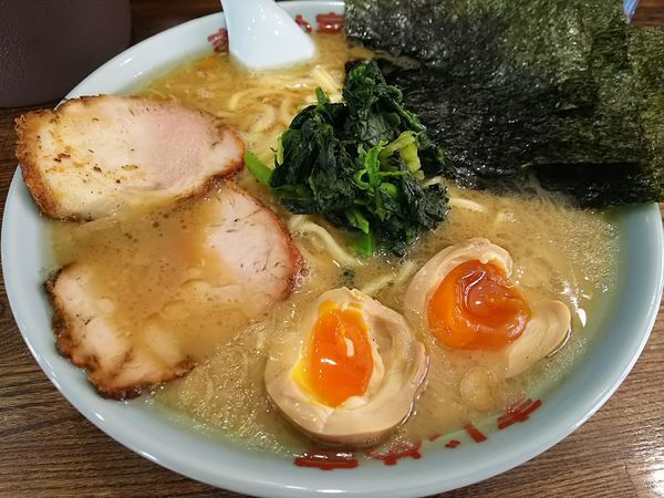 「ラーメン　中（１．５玉）　＋味玉：サービス券」@豚骨醤油ラーメン まじめ家の写真