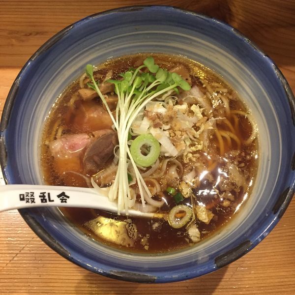 「ザ・正油ラーメン 麺少なめ」@自家製麺 啜乱会の写真