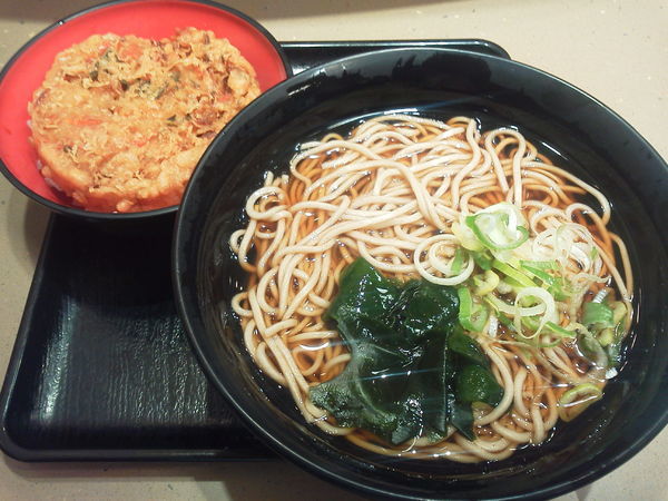 「日替わりセット（ミニかき揚げ丼） 500円」@名代 富士そば 秋津店の写真