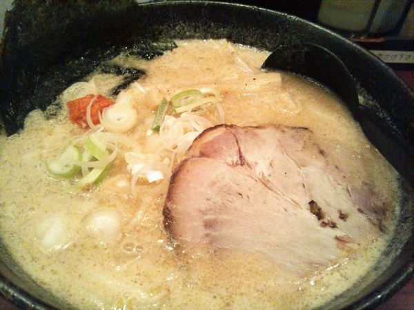 「白味噌ラーメン」@北海道らーめん奥原流 久楽 EQUiA北千住店の写真