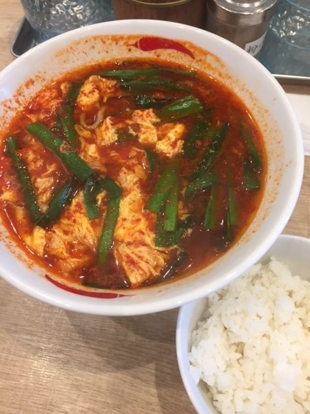 「辛麵 850円 (5辛・サービスライス付き)」@辛麺屋 一輪 渋谷店の写真