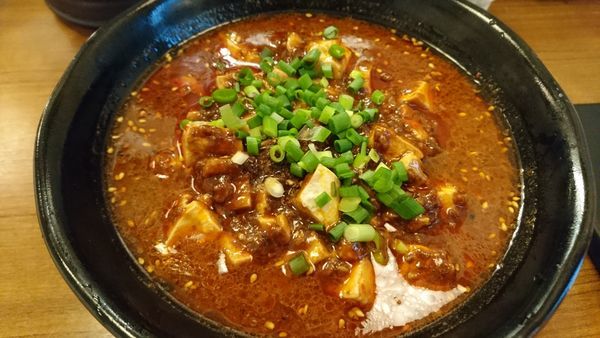 「麻婆豆腐かけラーメン」@小四川 神田店の写真