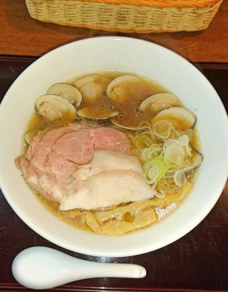 「はまぐりラーメン&豚レアチャーシュー(3枚)」@ふかや女子流 アイモの写真