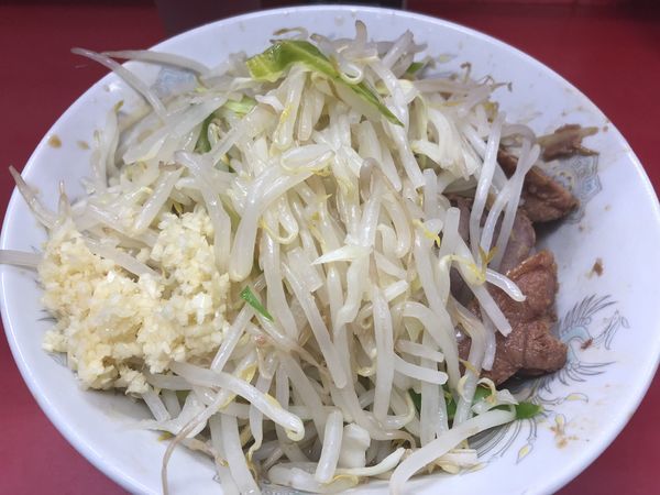 「汁なし小ラーメン・ヤサイダブルニンニク魚粉（650円）」@ラーメン二郎 環七一之江店の写真