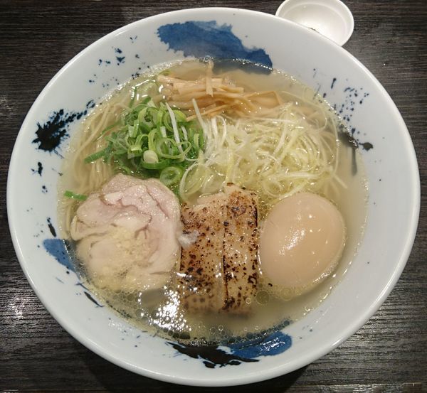 「鶏そば＋味玉」@鶏そば 雫一 大袋店の写真