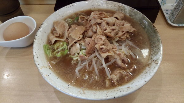 「旨辛肉玉そば(茶系)」@麺や きたじまの写真