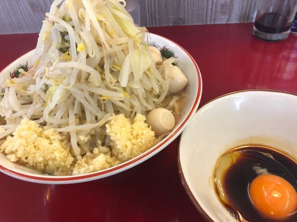 「ラーメン、ニンニクマシマシ、野菜、スキヤキ、うずら」@ジラフの写真