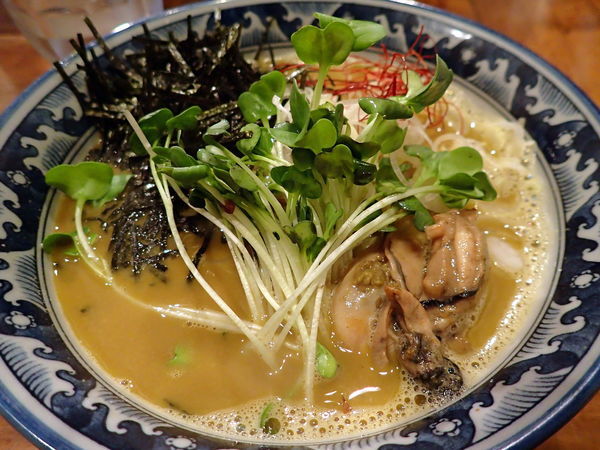 「牡蠣・拉麺」@麺や佐市の写真