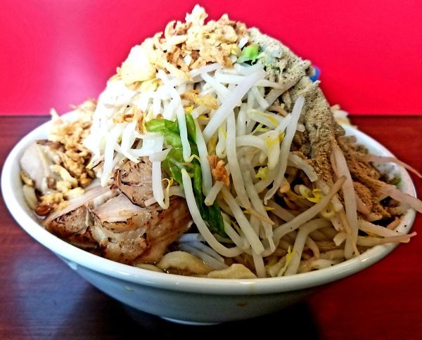 「ラーメン豚二枚(野菜)揚げネギ、魚粉」@龍麺 ふえ郎の写真