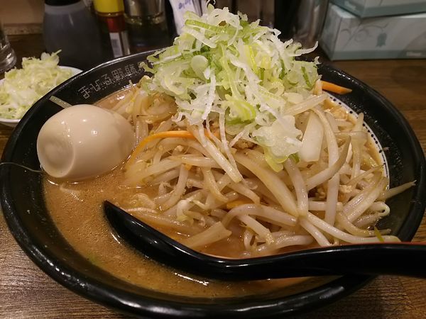 「１日分の野菜麺（味噌ベース）　＋味玉：㋚券　※サラダバー無料」@まひる野 藤原商店の写真