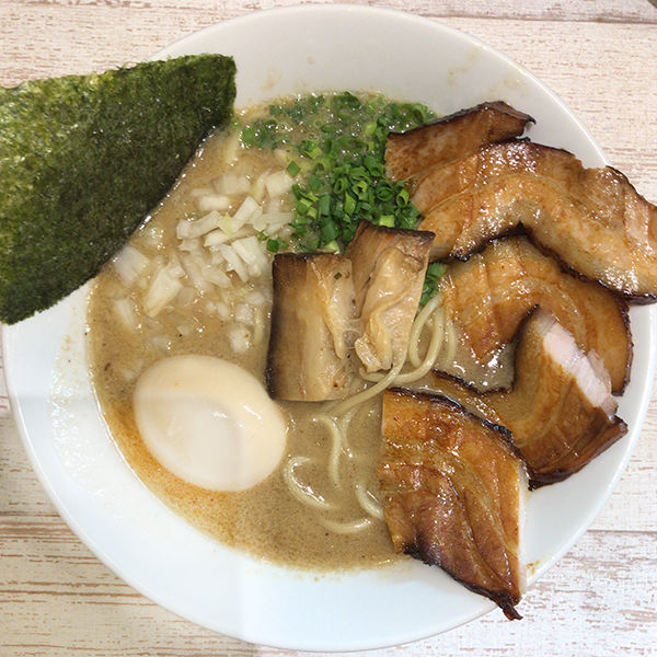 「特濃煮干ラーメン＋出汁注入たまご」@麺garage 肉ヲ見ルの写真