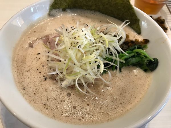 「豚だくカプチーノそば 850円 ＋ 替玉 150円」@八の坊の写真