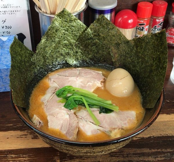 「囲らーめん赤全部乗せ＋囲ライス小」@自家製麺 囲 -KAKOI-の写真