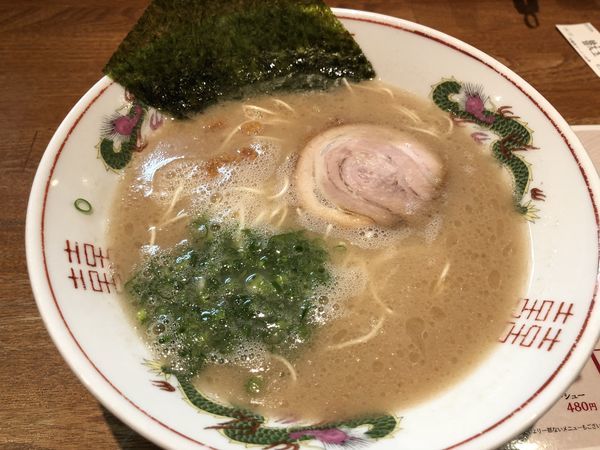 「久留米ラーメン＋替玉」@元祖とんこつ 久留米ラーメン 山亭の写真
