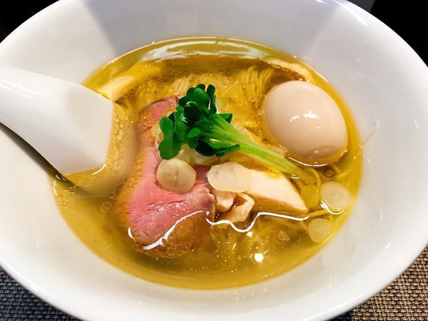 「味玉塩蕎麦900円＋和え玉ペペロンチーノ風300円」@神保町黒須の写真