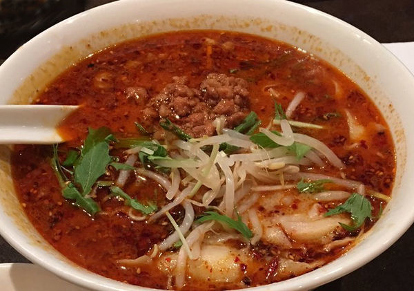 「麻辣刀削麺」@路地裏本格中華 陳家私菜 秋葉原店の写真