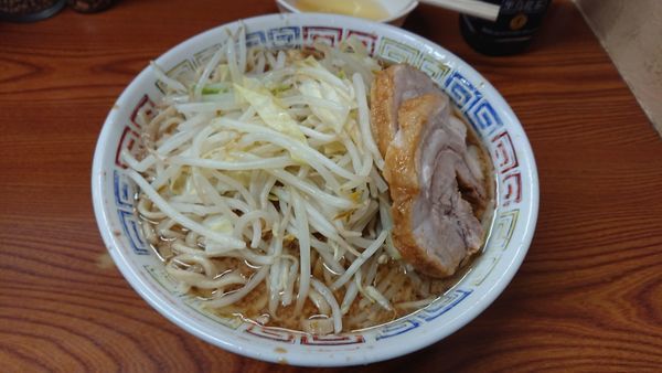 「小　少な目　ニンニク少　生卵」@ラーメン二郎 亀戸店の写真