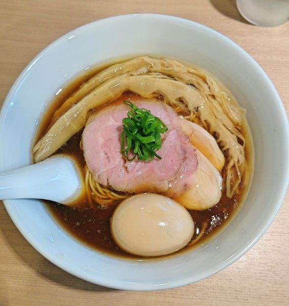 「特製醤油らぁ麺」@らぁ麺 はやし田 新宿本店の写真