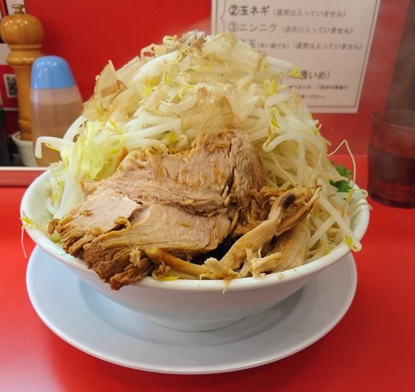 「まぜそば小200g ヤサイ増し」@自家製麺 ダイサンの写真