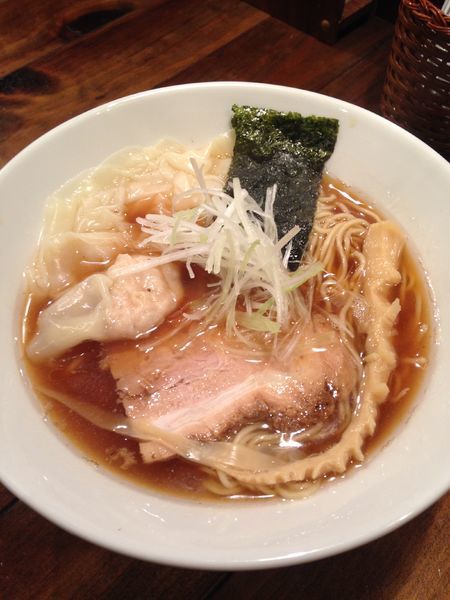 「淡麗わんたん中華そば 980円」@武麗舞の写真